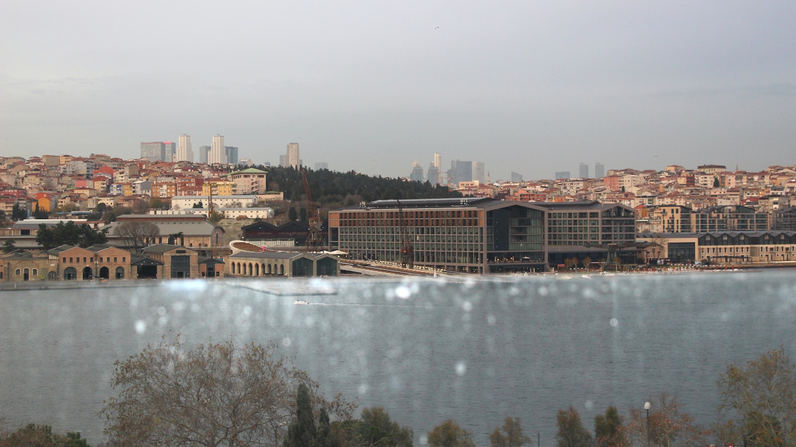 طلاب في صف دراسي بإسطنبول