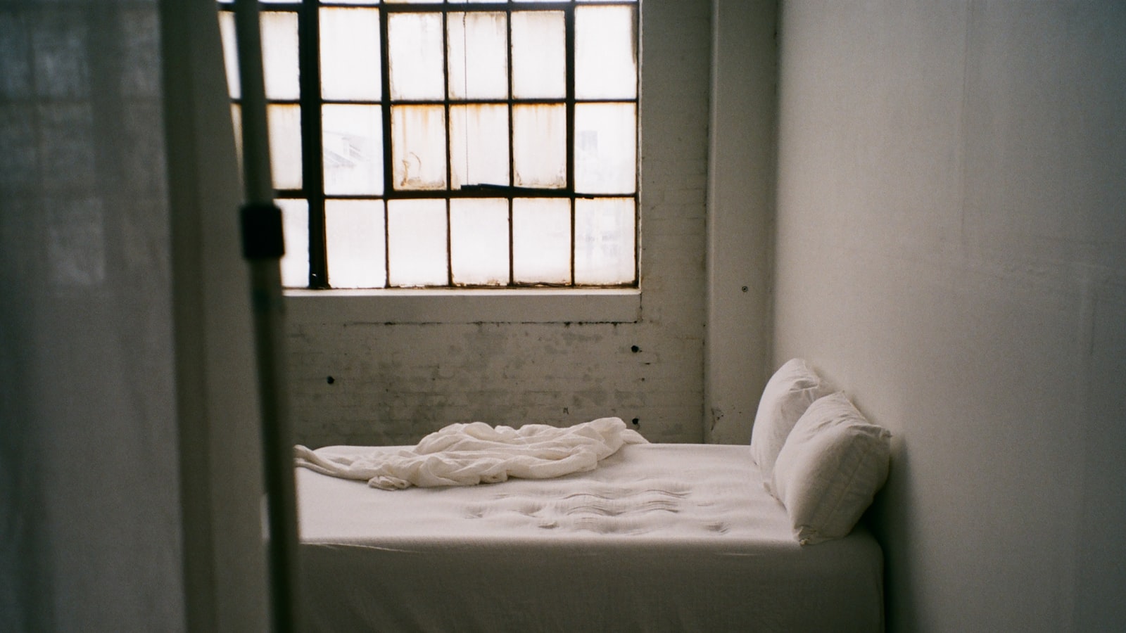 غرفة سكن طلابي حديثة