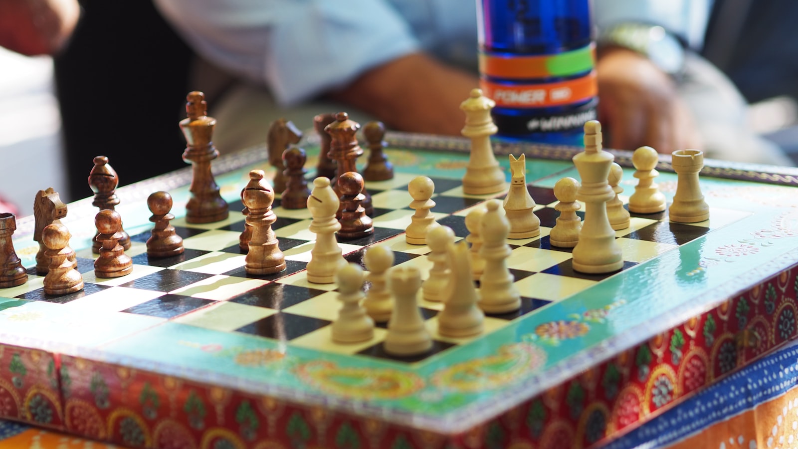 مقارنة GPT-5 وجيميناي 3: صراع العمالقة في 2026