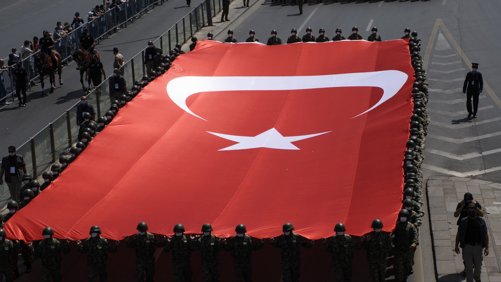 قيود الإقامة الإنسانية في تركيا