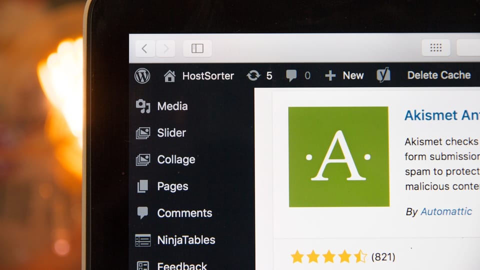 black laptop computer