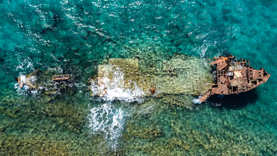 عام — World News in Brief: Deadly shipwrecks in the Mediterranean, Duterte trial update, final…